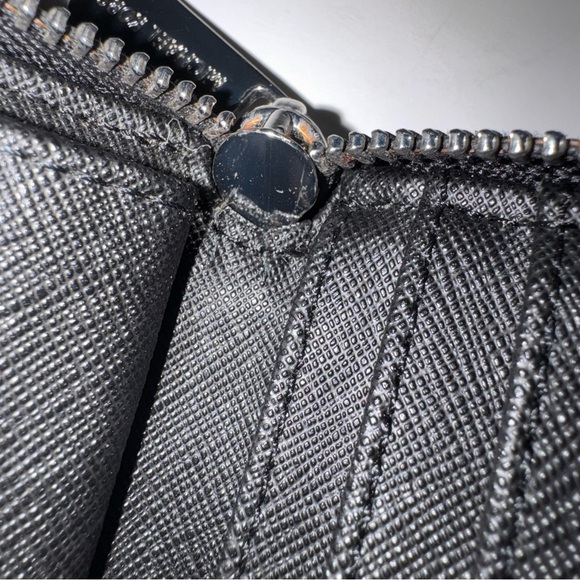 Michael Kors Black Logo Zip Around Leather Wallet - Picture 10 of 12